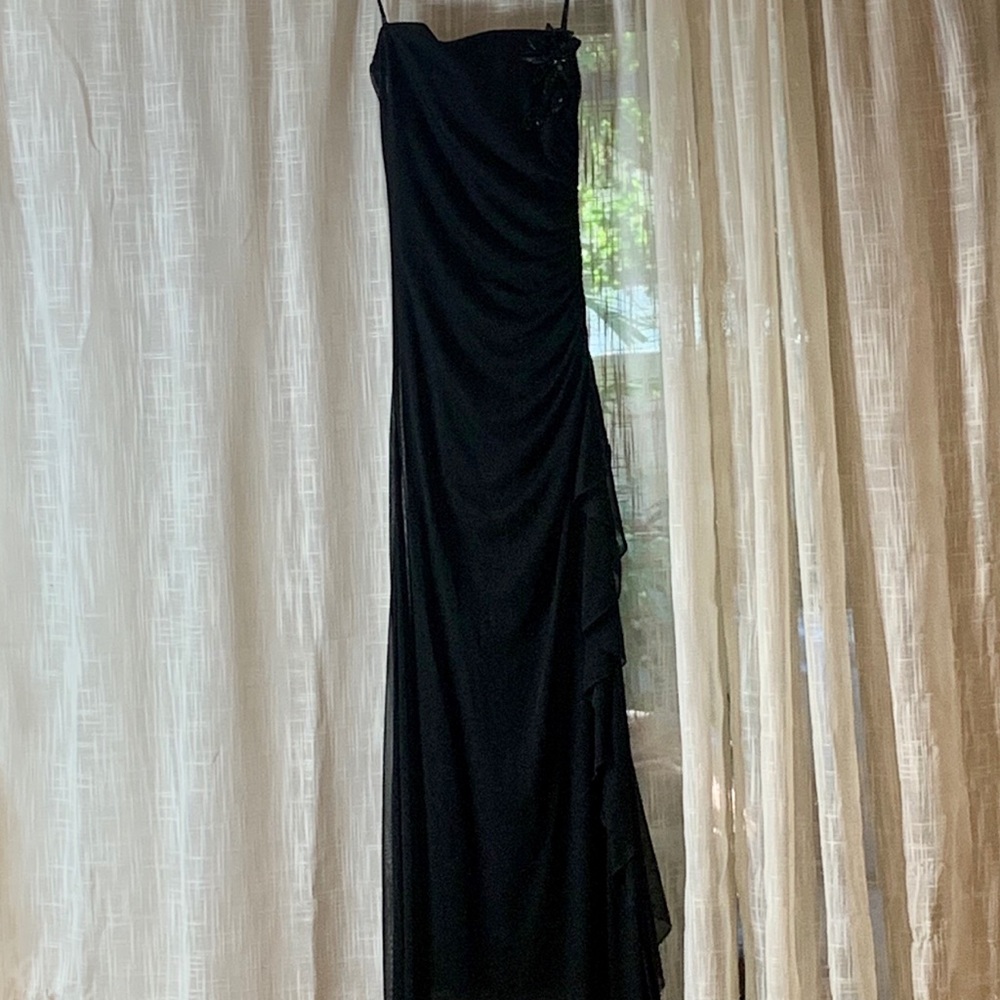 Elegant formal gown by City Triangles nwot